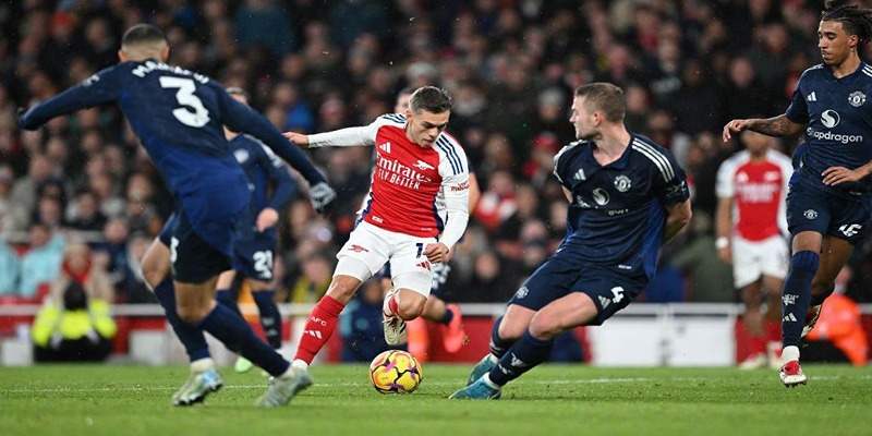 Soi kèo Man Utd vs Arsenal 17/08 chi tiết