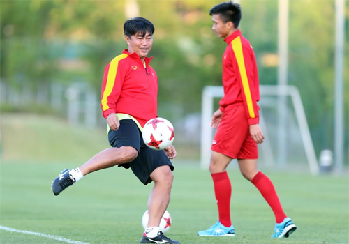 Trợ lý U20 Việt Nam: ‘Mỗi ngày HLV Hoàng Anh Tuấn chỉ ngủ 2-3 tiếng’